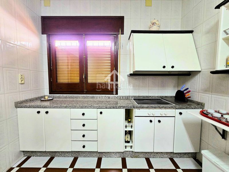 Foto ae2c3383-db30-4601-9e12-a6161cf174d6. Casa amb aparcament a Algarinejo