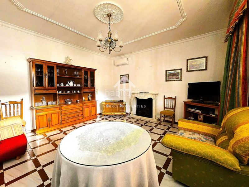 Foto cf6ce302-435c-4410-9b2c-cd929825407a. Casa amb aparcament a Algarinejo