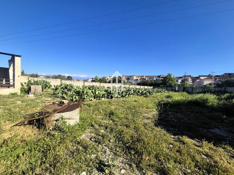 Foto e0a5711d-2d75-40ac-803b-1030080ca9a3. Finca rústica a Íllora