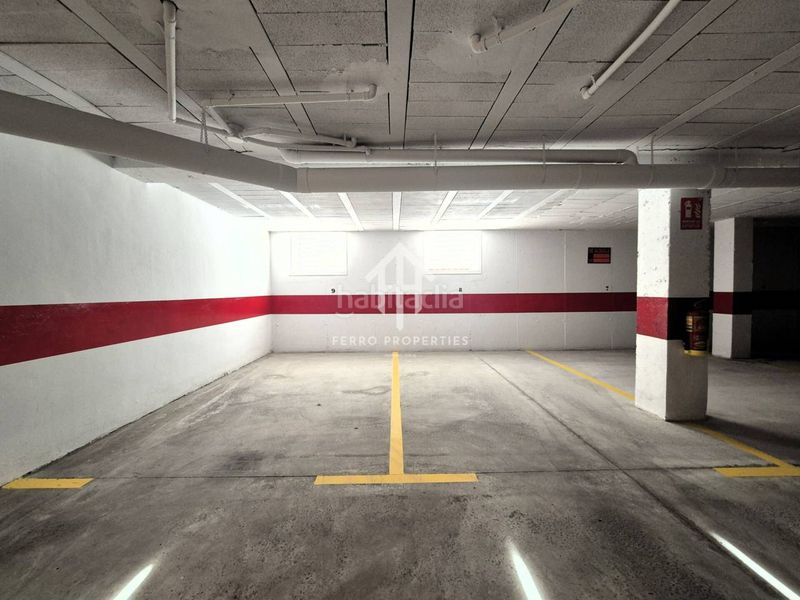 Foto 086cc1ca-5c67-4141-b377-2d514ab13556. Aparcament cotxe a Albolote