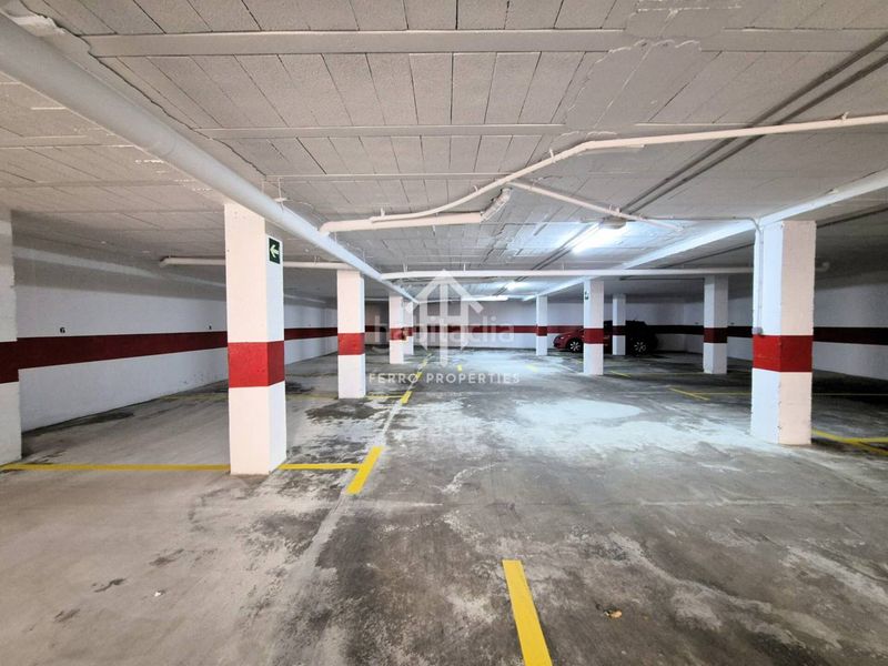 Foto 6d63f128-cc7c-48f7-b0a6-1f3f31a0cdf0. Aparcament cotxe a Albolote