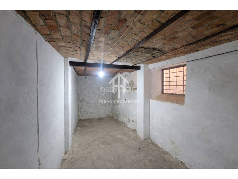 Foto 19b43b4d-b643-40d6-8b6f-483e66d2d4c5. Aparcament cotxe a Loja
