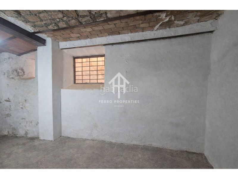 Foto f301ffd0-1e97-4e42-8fa8-3f9dab7828cb. Aparcament cotxe a Loja