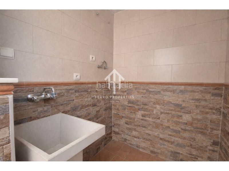 Foto 10308210-20e8-4ad5-a2cb-8f28dd0c1dcd. Pis a Loja