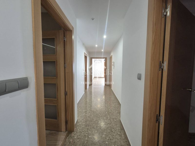 Foto 24ecfb91-94f5-438b-b938-9cab7b392f0b. Pis a Loja