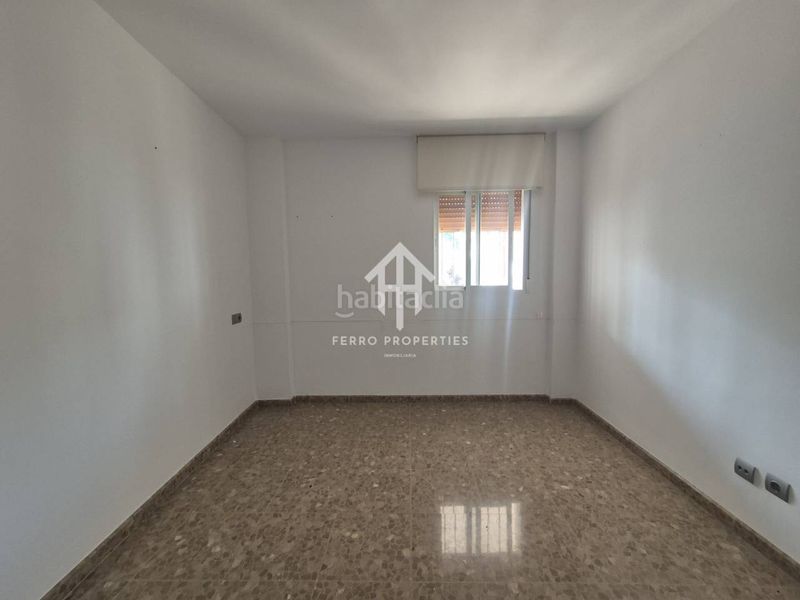 Foto f0bc4d24-15af-4e25-9ac4-27b8d0b3173a. Pis a Loja