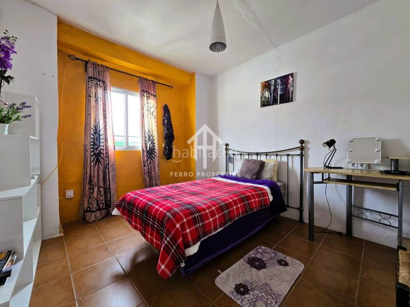 Foto 43103a8b-0bfd-4300-9504-99b41d166fe7. Casa  con gran terraza y potencial de inversión en Loja