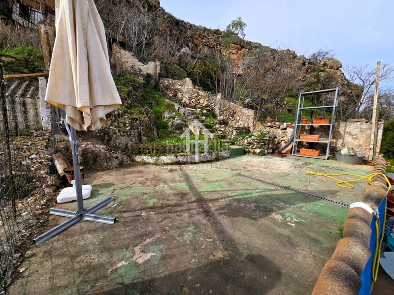 Foto 6b722d3a-9c9e-47dd-b97c-d212880be38b. Casa  con gran terraza y potencial de inversión en Loja