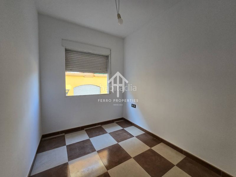 Foto be91e1b1-e2cc-4828-921e-e6328117fe8b. Casa amb aparcament a Peligros