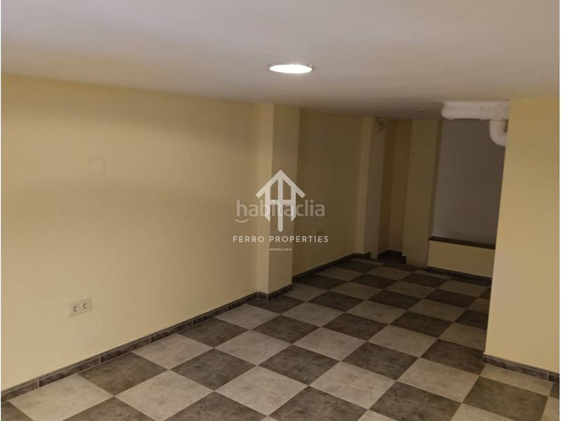 Foto cf9f9c94-d0bf-4514-bce3-2c46bff82464. Local comercial a avenida andalucía 26 a Atarfe