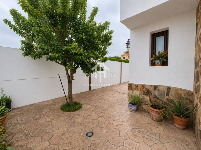 Foto 47b003fb-a0f2-4d42-b7d3-fa2fff51dd4a. Casa amb aparcament a Loja
