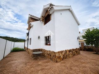 Maison  Paseo ronda. Casa de 5 dormitorios con patio y cochera en cuesta la palma