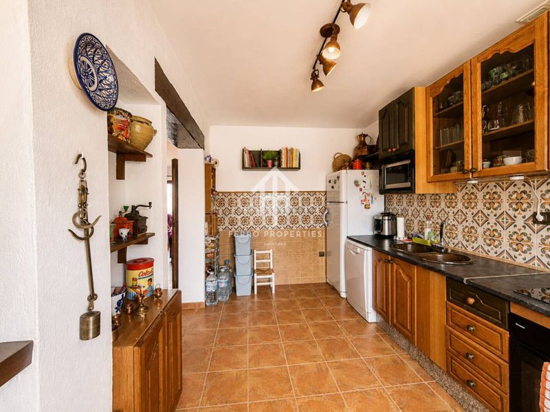 Foto b773450d-4e9a-4a8c-8871-1c235902c372. Casa amb aparcament a Loja