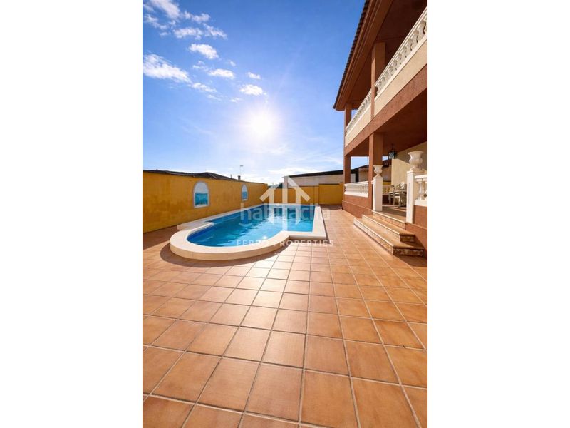 Foto 098a086e-b3c3-4da1-a279-e8b682940c4d. Xalet amb aparcament piscina a Láchar