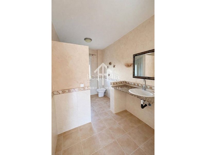 Foto 5e885350-b274-4a55-9354-da7a2e6d434d. Xalet amb aparcament piscina a Láchar