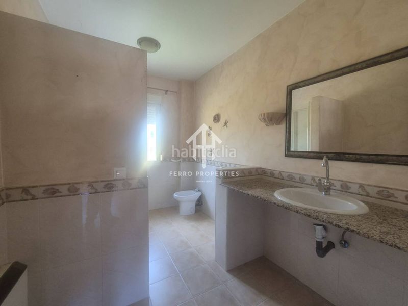 Foto a3af1512-3a07-4da3-873d-cdd60e48c21a. Xalet amb aparcament piscina a Láchar