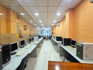 Rent Business premise  Calle pline. Local comercial en alquiler en pleno centro de loja granada