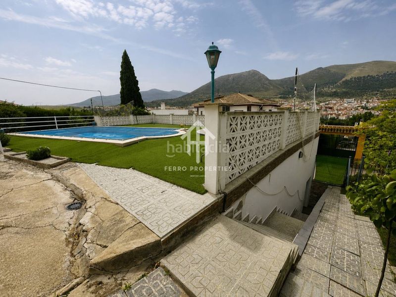 Foto 3f24078c-99f8-4602-886f-d1d0ae9b4a80. Xalet amb aparcament piscina a Loja