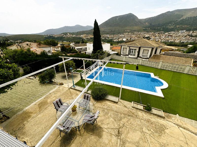 Foto 56725d44-17a0-428f-8ae7-26b37f8b9c23. Xalet amb aparcament piscina a Loja