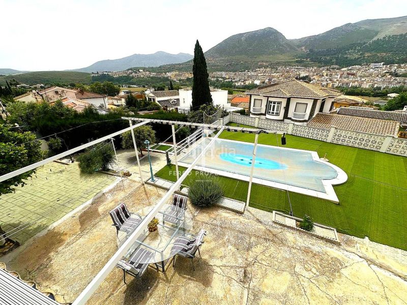 Foto 0fd10db4-d878-4d0e-8225-c1099d343c94. Xalet amb aparcament piscina a Loja