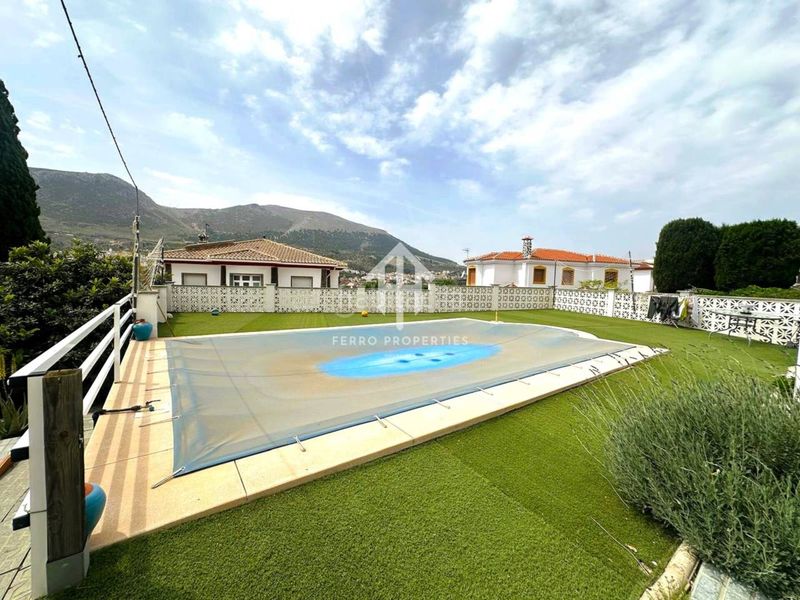 Foto 67c21458-f782-4616-b123-3415a8243036. Xalet amb aparcament piscina a Loja