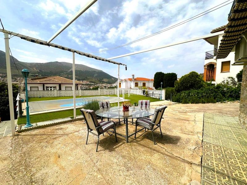 Foto 6f6c46ac-8d23-48e3-9490-3e2d75e60c47. Xalet amb aparcament piscina a Loja