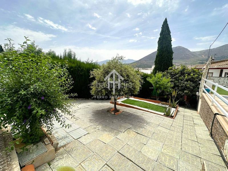 Foto bbc4fe2f-62ff-4c02-bdc7-58c9e0fae112. Xalet amb aparcament piscina a Loja