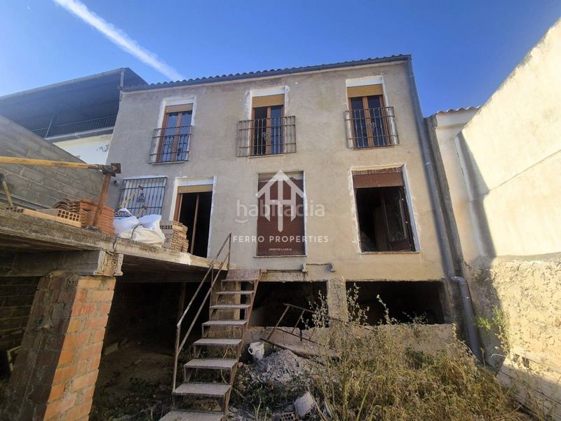 Foto 2bb0fa7a-3397-4d28-92c9-ae765e66d1aa. Maison avec parking dans Loja