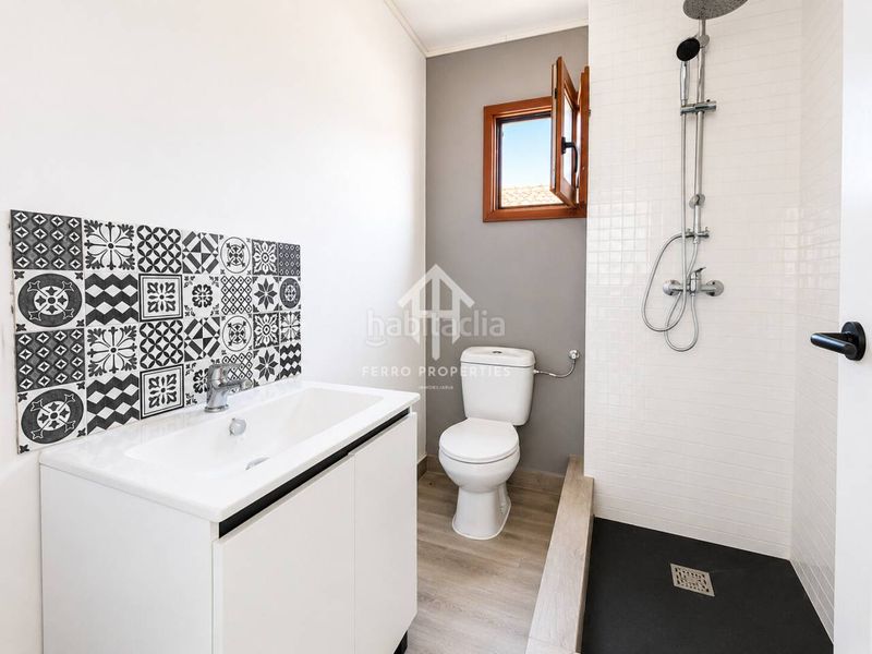 Foto 56d98972-11e2-4c06-8293-0364d2b8231c. Maison avec parking dans Loja