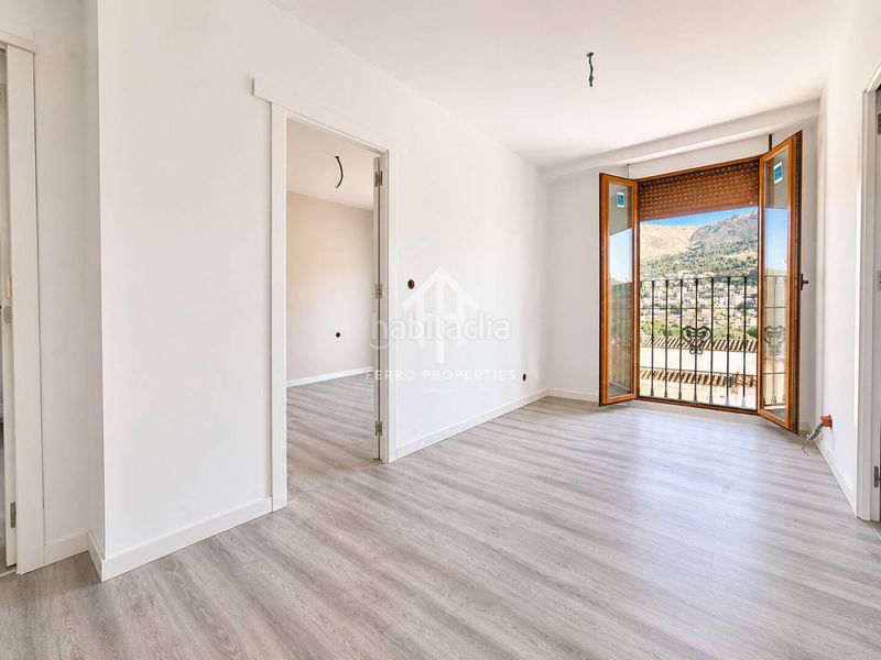 Foto 7e694779-a682-4859-9d7b-fd77c0fc6de6. Maison avec parking dans Loja