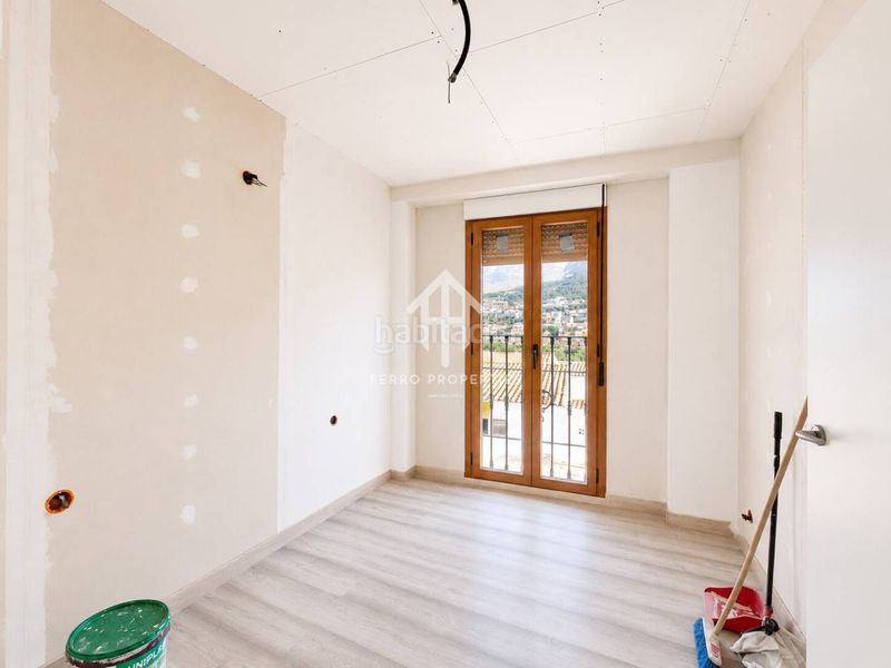 Foto e08c604d-e104-4eff-b9a1-e2dc818a3fd0. Maison avec parking dans Loja