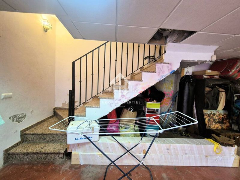 Foto a6c7c644-0e7f-46e5-acfd-3410ad6cb654. Casa aparellada amb calefacció aparcament a Loja
