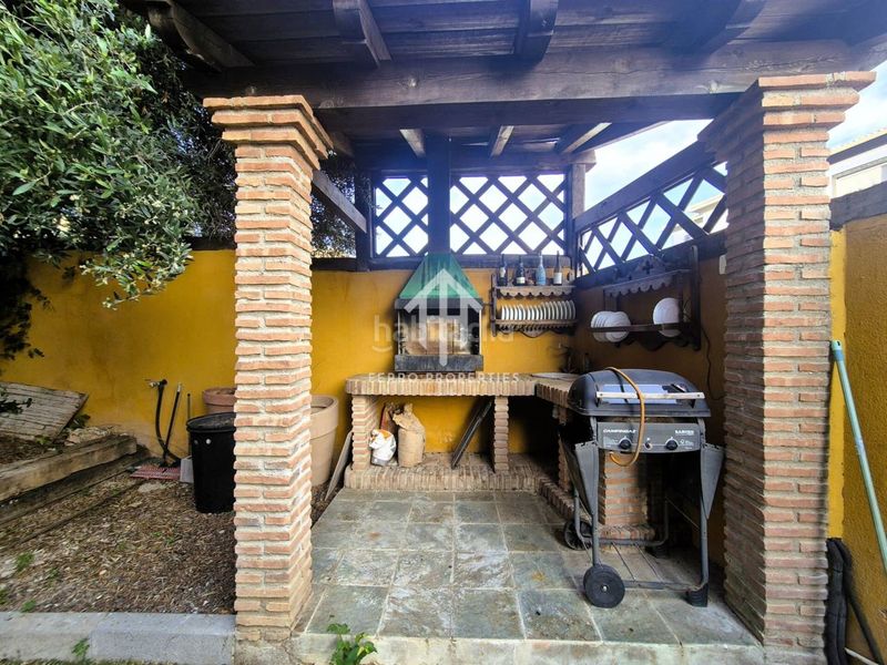 Foto e616de2e-a1d4-4875-bff1-0d535c44466f. Casa aparellada amb calefacció aparcament a Loja
