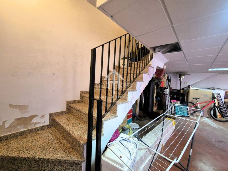 Foto f1244c7e-666c-4dbd-b0a7-fa60260a64d4. Casa aparellada amb calefacció aparcament a Loja