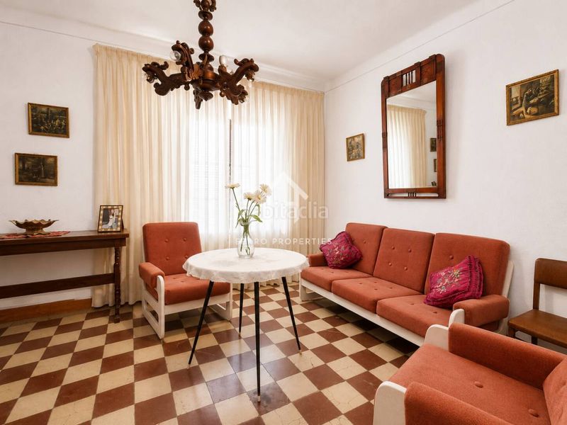 Foto 561f5f84-2e51-4755-b8e6-33af28d05c7c. Casa amb aparcament a Salar