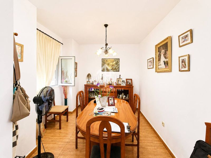 Foto 54327228-bd9f-4228-95ac-09b18b0b26c8. Casa amb piscina a Loja