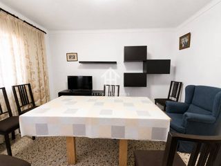 Casa en Loja. Casa amplia, luminosa y amueblada