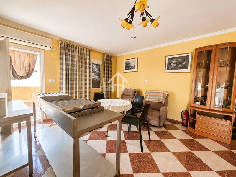 Foto 48d68019-c90d-4a78-9695-42f052ce3e0f. Casa amb aparcament piscina a Loja