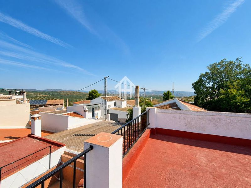 Foto cba6d331-3559-48fc-9135-b7552fcb3657. Casa amb aparcament piscina a Loja