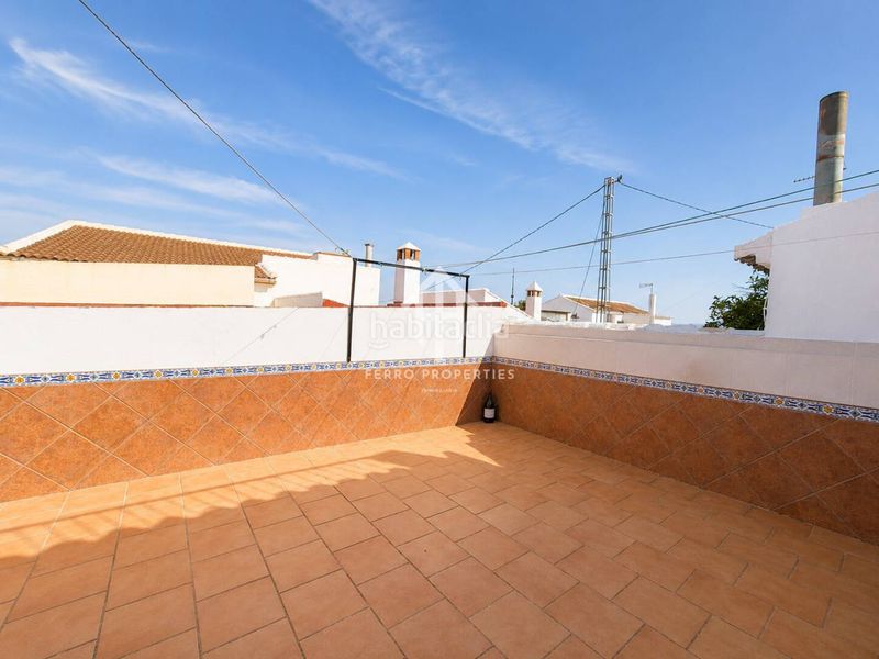 Foto f6ba1b0c-5124-451f-b482-ba46cc1aee92. Casa amb aparcament piscina a Loja