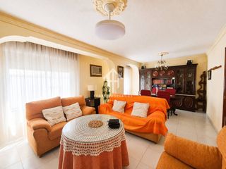 Location Appartement  Calle torrepanes. Amplio piso amueblado de 3 dormitorios junto al centro de loja