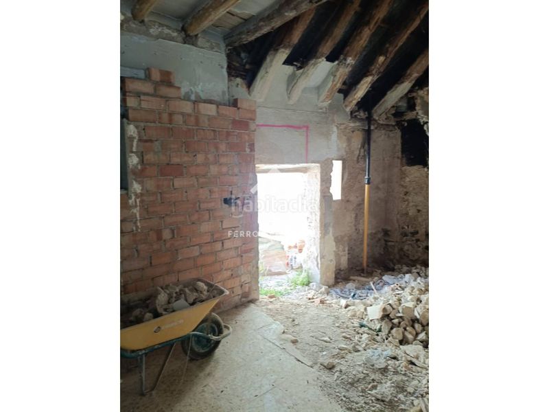 Foto 02a9e254-c70c-4a32-91f2-745dbac2cf12. Casa aparellada a Chimeneas