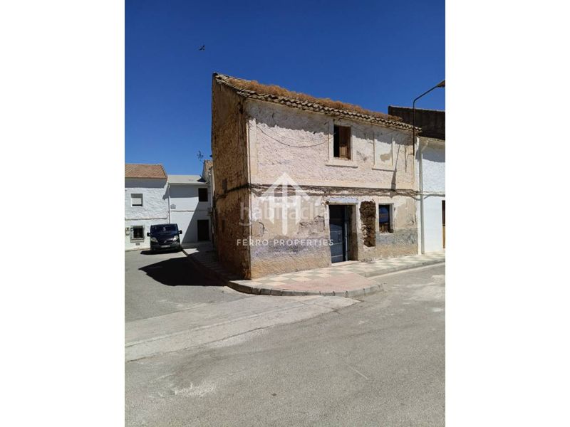 Foto 43a8d9ac-ba15-4379-9bd8-de82e74d6c73. Casa aparellada a Chimeneas