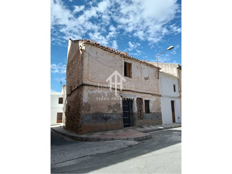 Foto b5b4424f-2452-49da-a76a-ea6aa8057015. Casa aparellada a Chimeneas