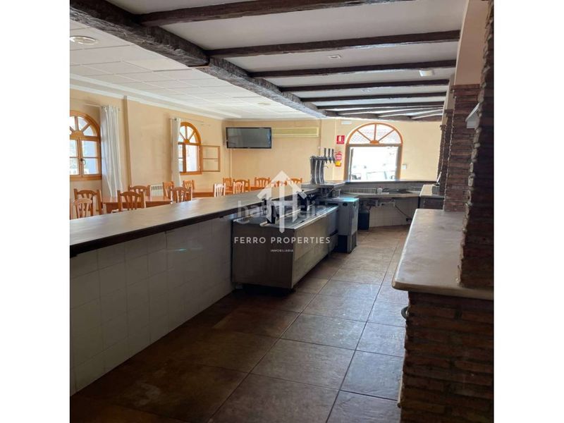 Foto e6cabd17-3864-4a9f-9b2b-969ccef57785. Local comercial restaurante en venta en riofrío en Loja