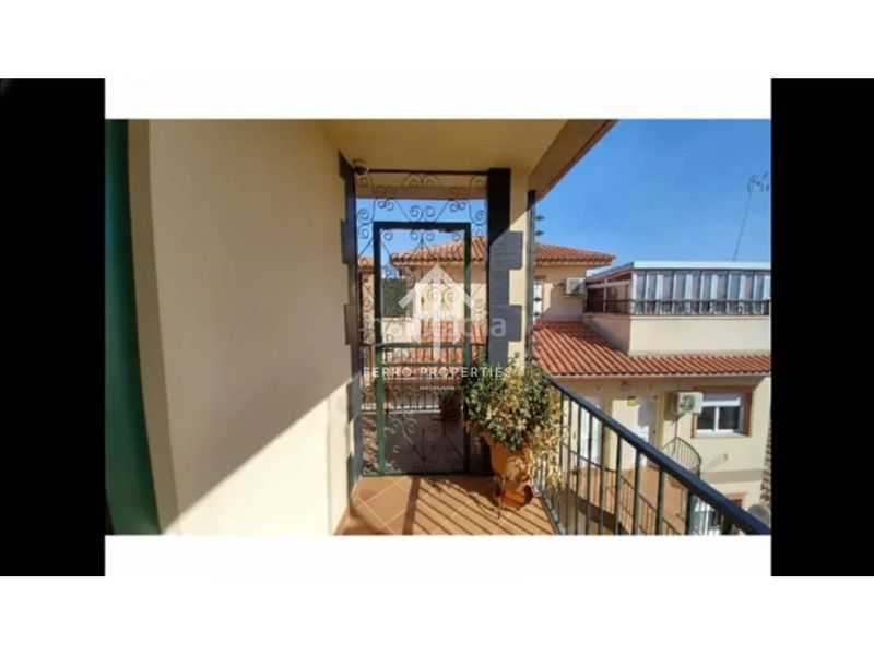 Foto ac4ab074-1663-45b4-9142-6d9e3e10d555. Àtic amb aparcament piscina a Atarfe