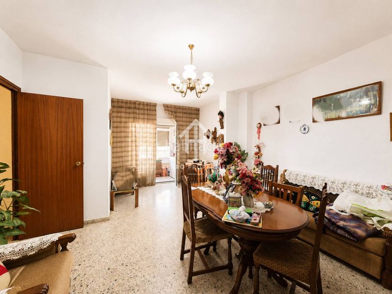 Foto b6b6260a-40d3-499a-ab81-bfe5c30c979a. Etagenwohnung in Loja