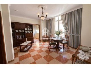 Flat in Loja. Fantástico piso de 3 dormitorios y terraza