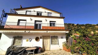 House in Algarinejo. Chalet en venta en algarinejo
