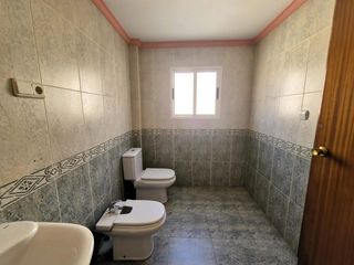 Maison à Loja. Venta de una espaciosa casa en loja